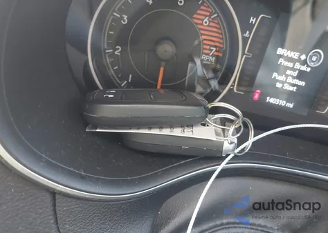 2019 Jeep Cherokee Latitude Plus Fwd z USA, uszkodzony, nr VIN 1C4PJLLNXKD119772